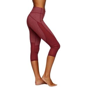 NWT Kari Traa Isabelle Capri leggings - small